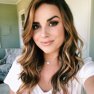 Meet your Posher, Lexie